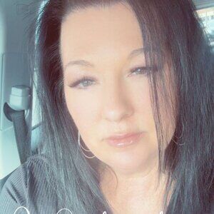 Meet your Posher, Dee